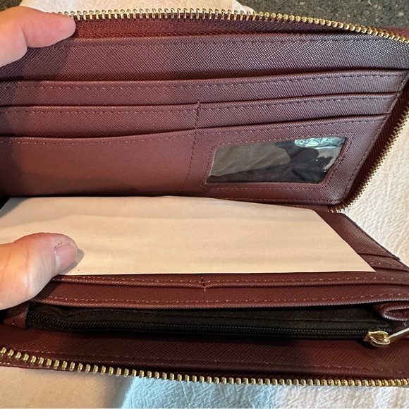 Steve Madden NEW with tags wristlet, brown, card slots, pockets, roomy - Picture 8 of 9